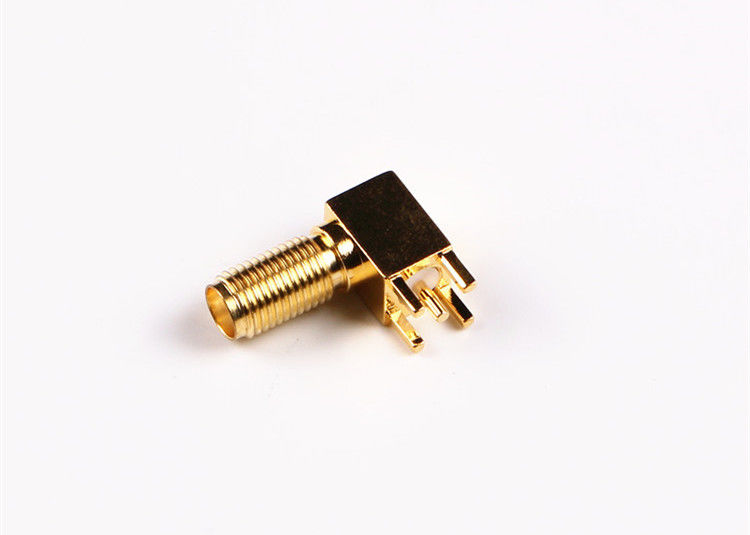 มุมขวา SMA Connector ขั้วต่อตัวผู้เสียบตัวประสาน RF ตัวเชื่อมต่อโคแอกเซียลน้ำหนักเบา
