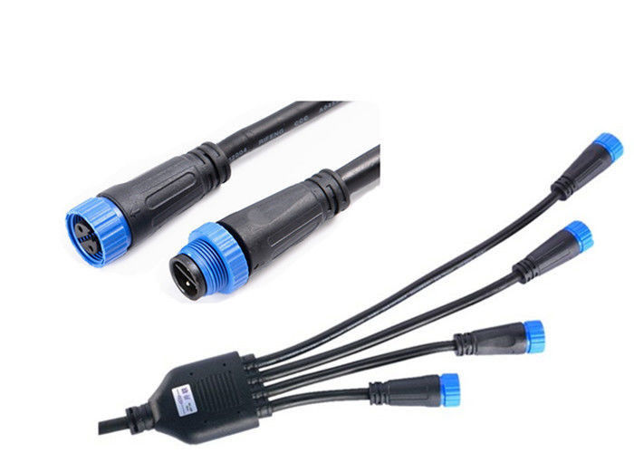 4 Way Y Shape โคมไฟสายเคเบิลกลางแจ้งตัวเชื่อมต่อชายหญิง 2 ขาสำหรับอุปกรณ์ LED